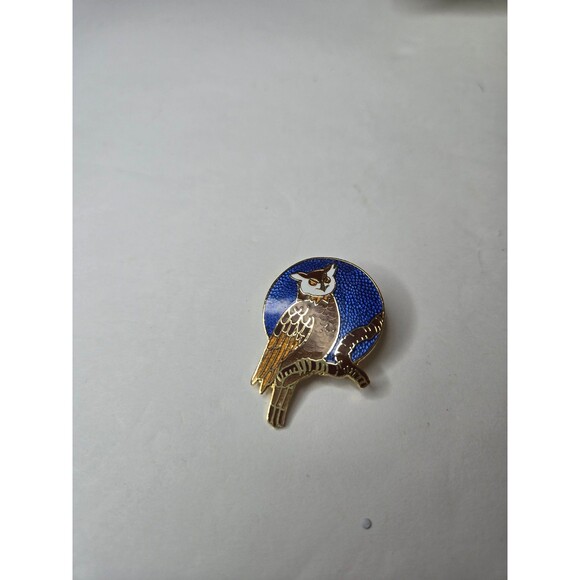 Enamel Cloisonné Owl Full Blue Kentucky Moon Lapel Pin - Picture 1 of 6